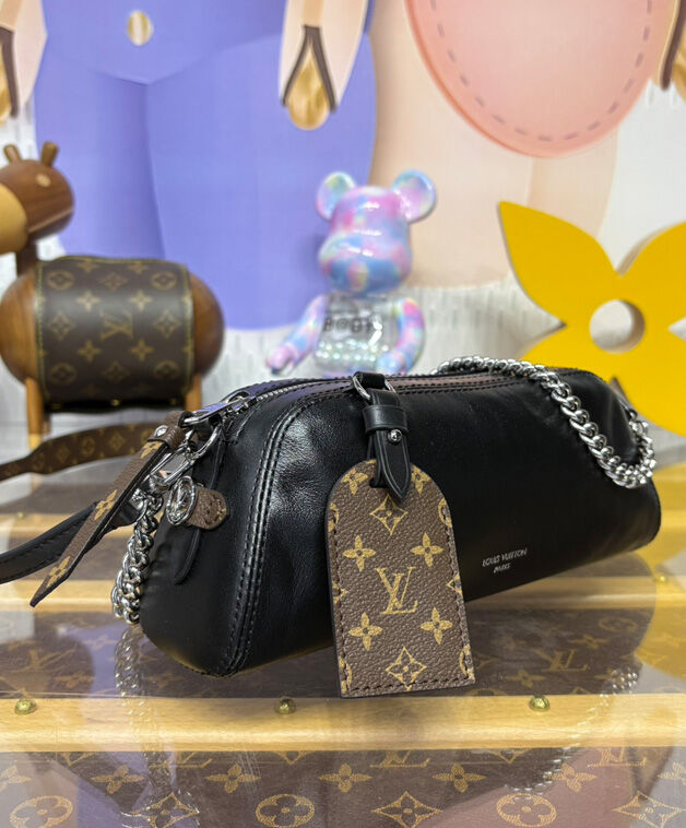Louis Vuitton Pochette Vibe M14544 Black